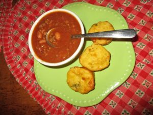 Grandnanny's Chili with jalapeno muffins