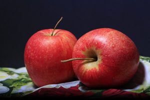 restaurant tips and tricks  eat an apple