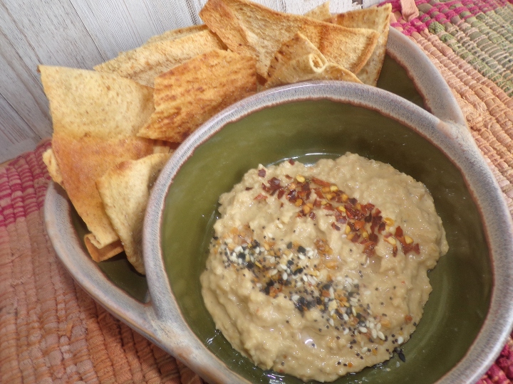 hummus in a bowl