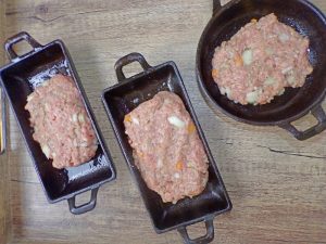 three mini-meatloaves for mashed potato topped meatloaf